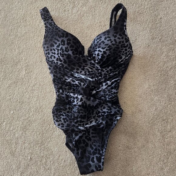 Miraclesuit Animal Print One Piece Swimsuit NWOT - Picture 2 of 5